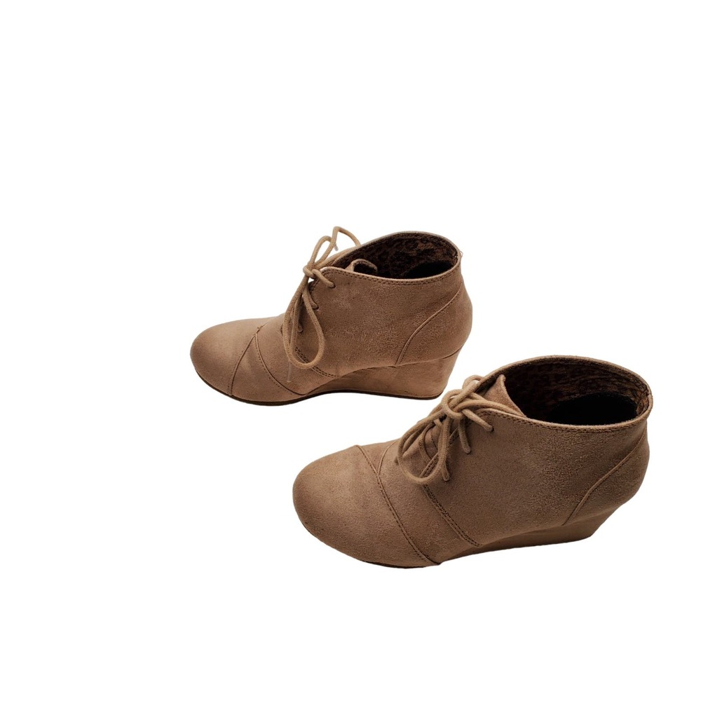City Classified Suede  Beige Wedge-Heels Ankle Boots Size 7 Rex-S Model